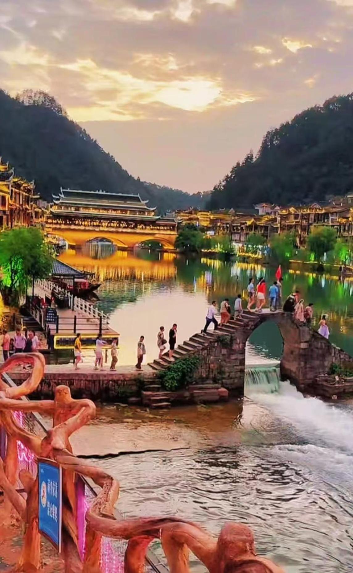 Fenghuang Memory Linjiang Inn Exteriér fotografie